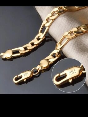 18K Yellow Gold Figaro Chain Bracelet for Men - Polished Gold Finish